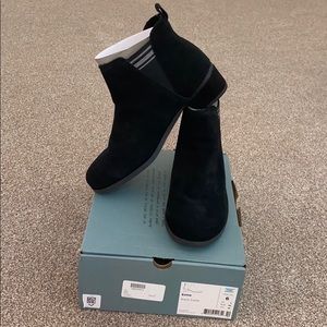 TOMS Esme Youth Black Size 6 Suede Booties